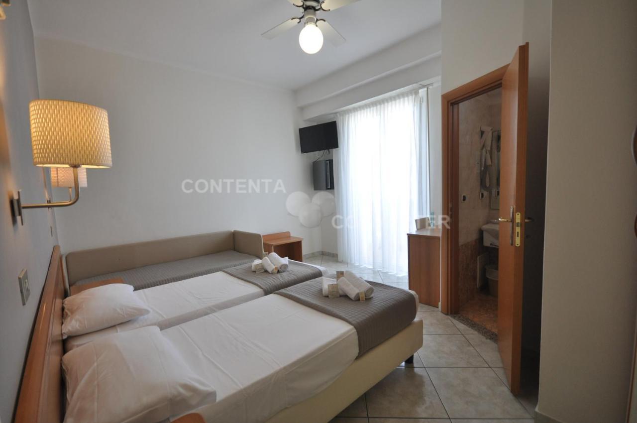 Hotel Adriatic&Beauty Римини Экстерьер фото