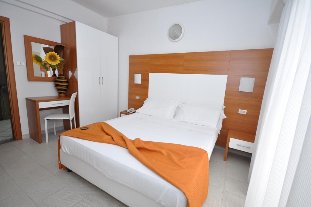Hotel Adriatic&Beauty Римини Номер фото