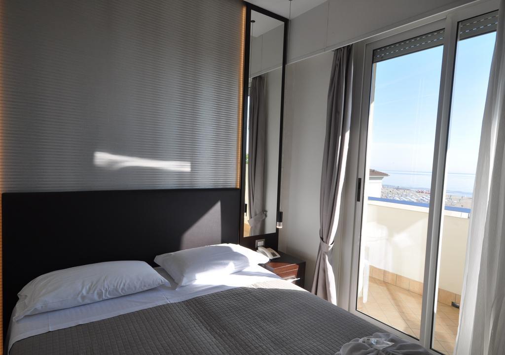 Hotel Adriatic&Beauty Римини Экстерьер фото