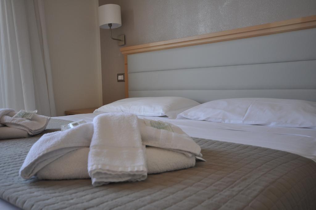 Hotel Adriatic&Beauty Римини Экстерьер фото