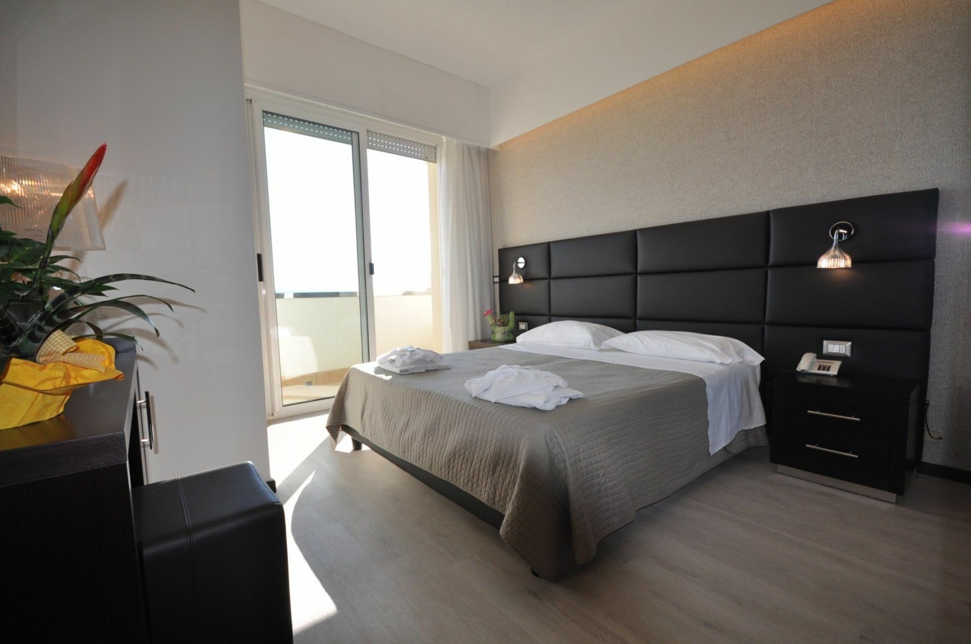 Hotel Adriatic&Beauty Римини Экстерьер фото